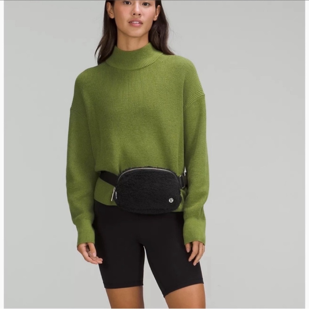 Lululemon Athletica | Bag | Everywhere Belt Bag 1L | Textured Fleece | B… - Picture 8 of 12
